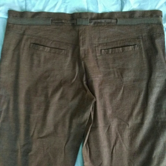 BCBG MAXAZRIA Linen Capri Pants - Picture 4 of 8